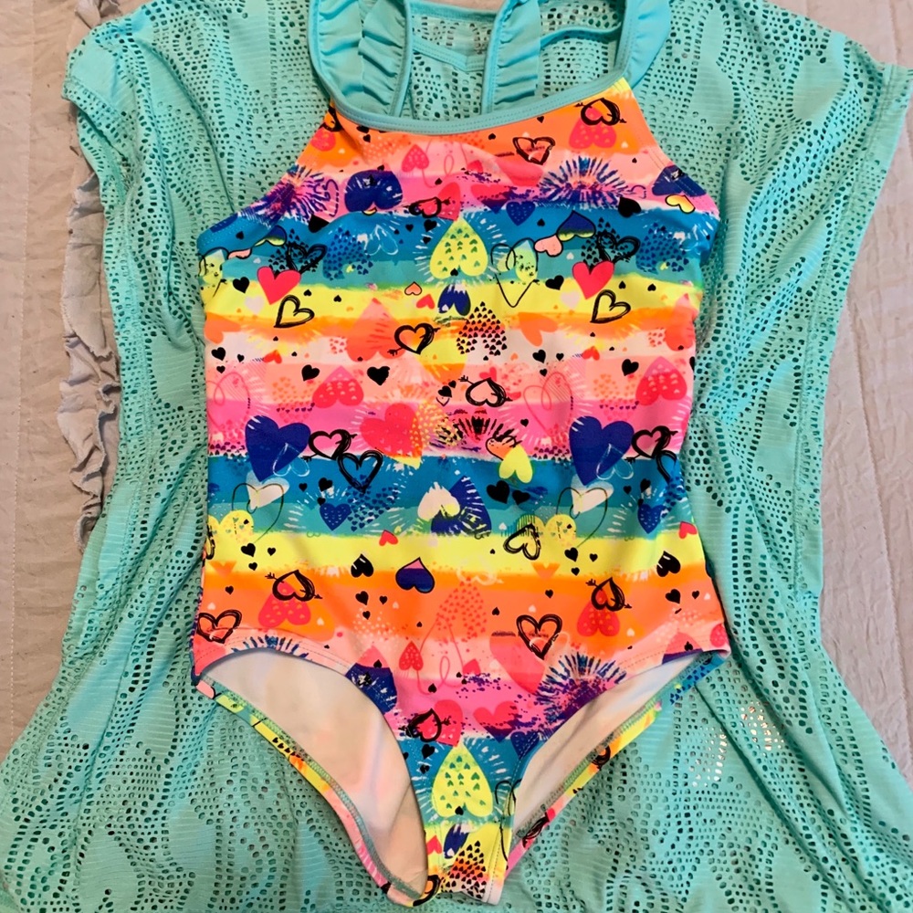 Girl’s swimming suit